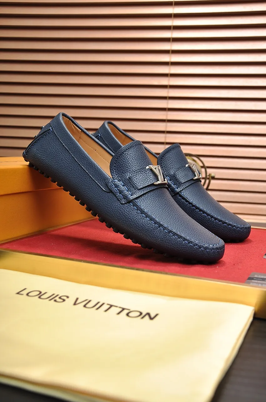 Men's men's shoes 💰420💶 [LV Doudou shoes] (water-dyed cowhide lining) new model is on the market, available on the official website. The new Doudou shoes are processed into single-color materials, and the uppers are made of imported horsehide leather. The body of the shoe is fully hemmed with mark thread, and is lined with imported original cowhide leather. The elegant shoe shape is super suitable for all-matching, and the size is 38-44.